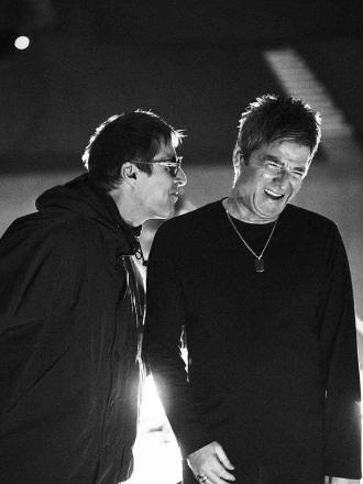 OASIS: DON'T LOOK BACK IN ANGER